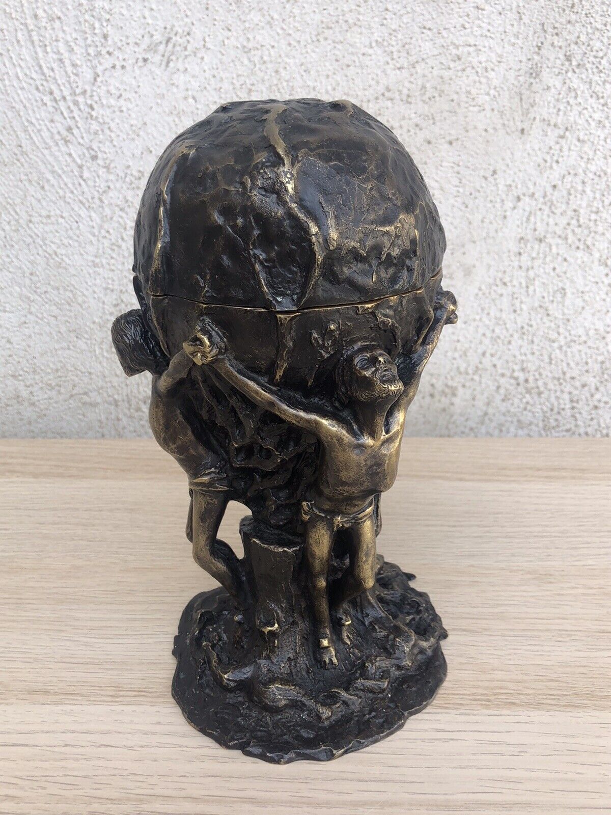 Scultura pisside in bronzo vintage, crocifissione Gesù Cristo
