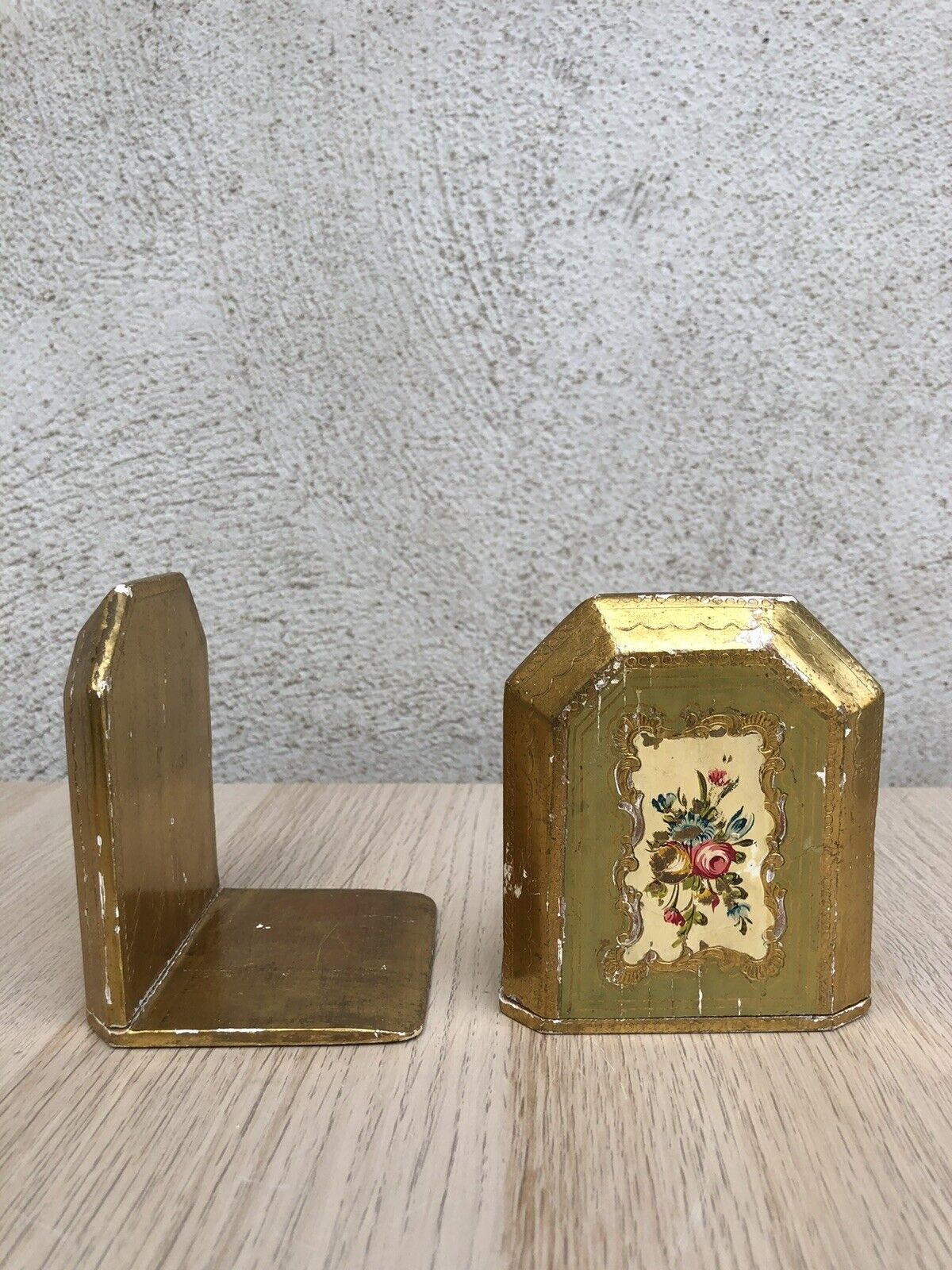 Coppia Di Fermalibri In Legno Stile Fiorentino