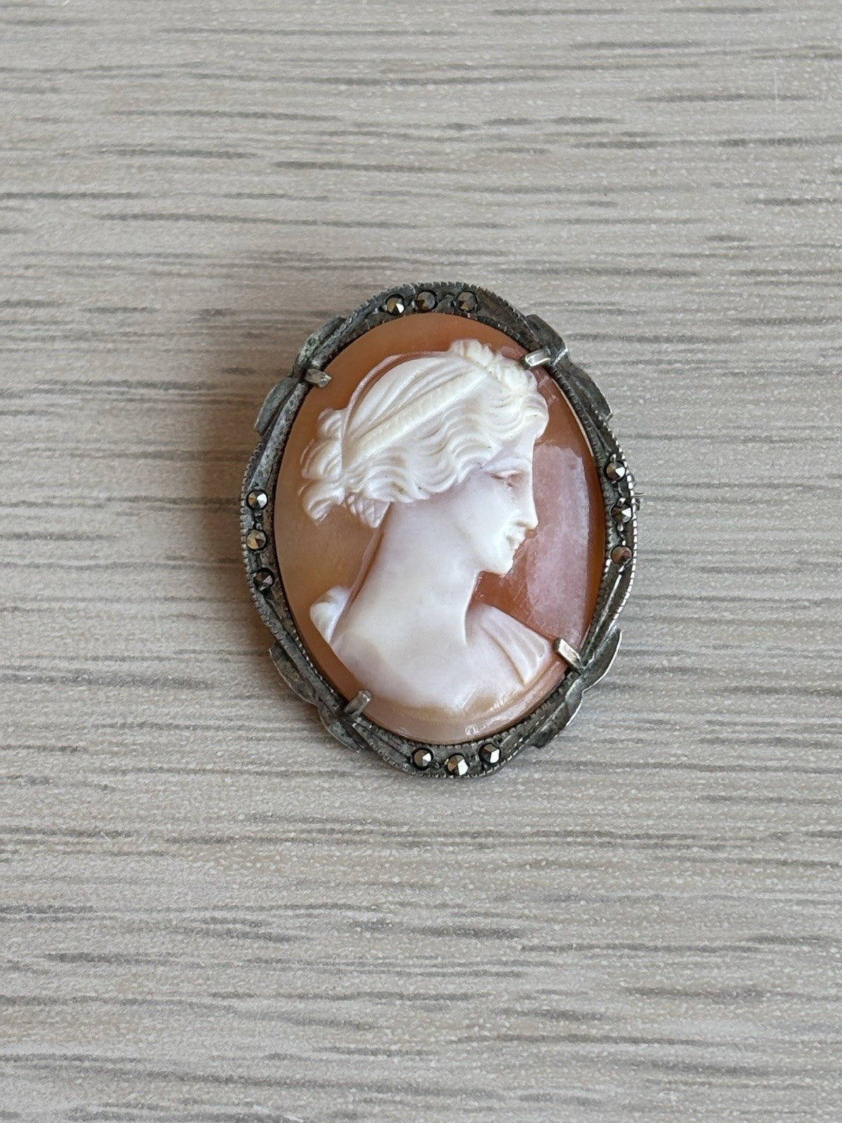 Spilla vintage ciondolo cammeo in argento 800