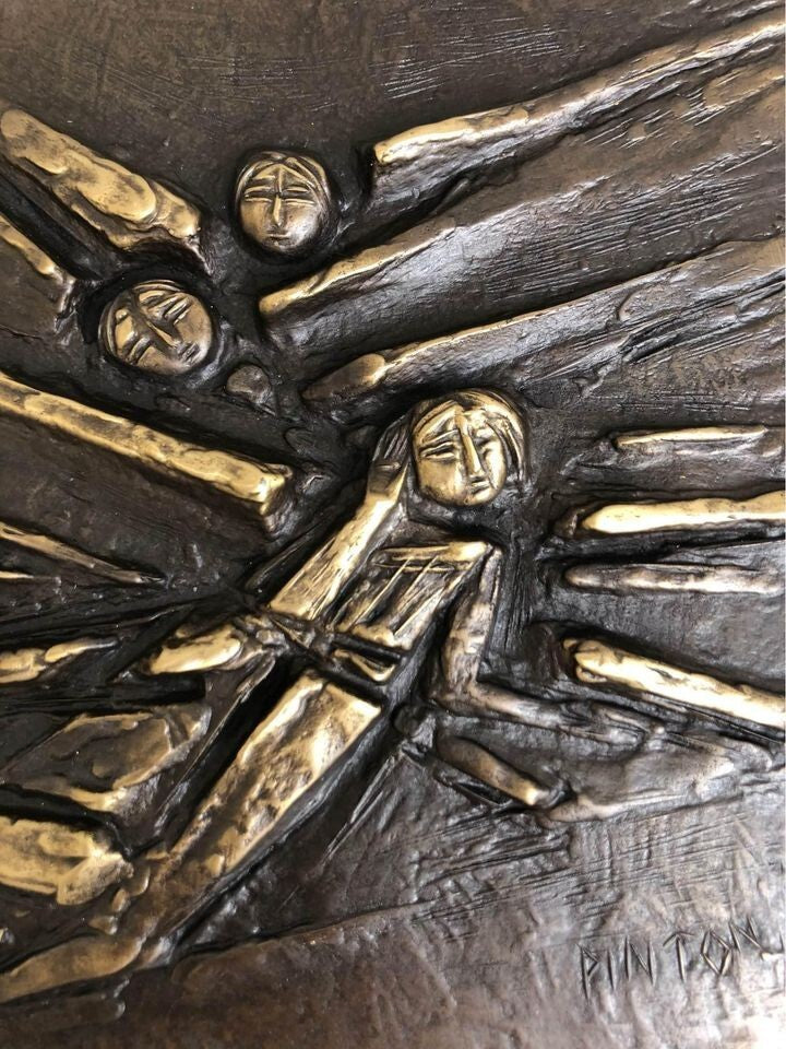 Scultura altorilievo in bronzo- Mario Pinton “Il Volo”