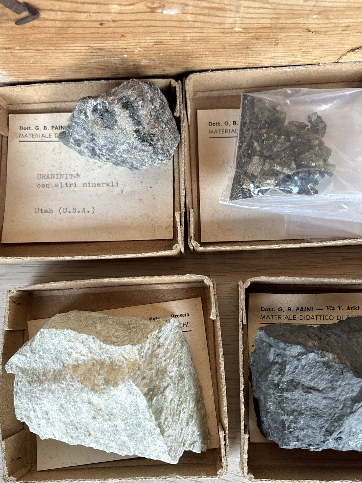 Rocce E Minerali Vintage Con Scatola In Legno Carlo Erba