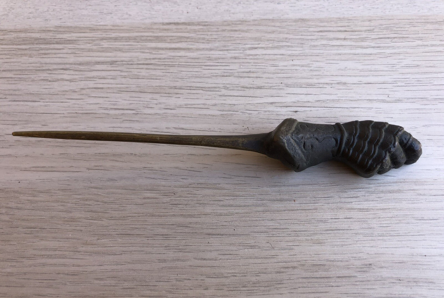 Tagliacarte Scultura Vintage In Bronzo