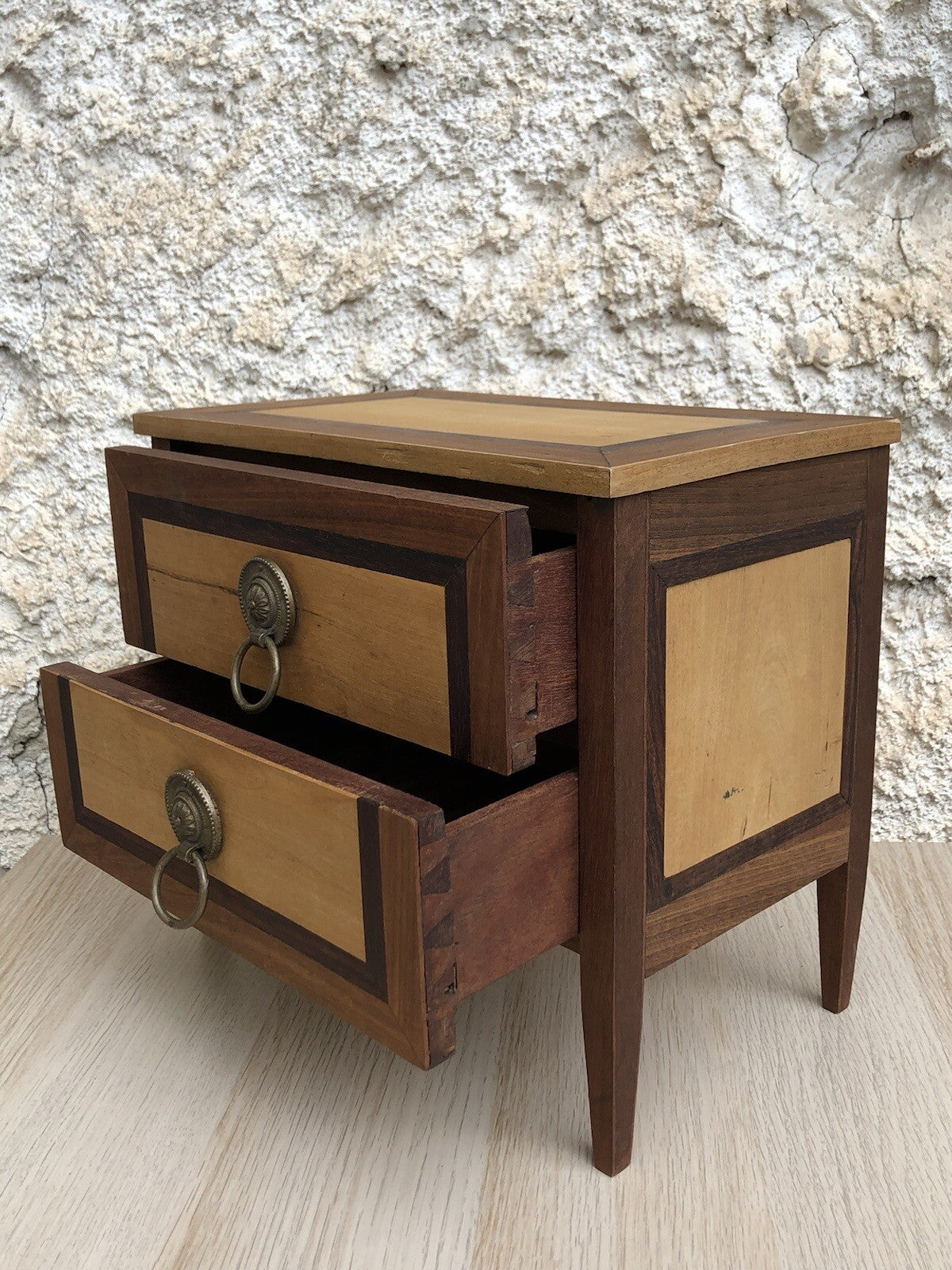 Mobiletto Portagioie Vintage In Legno