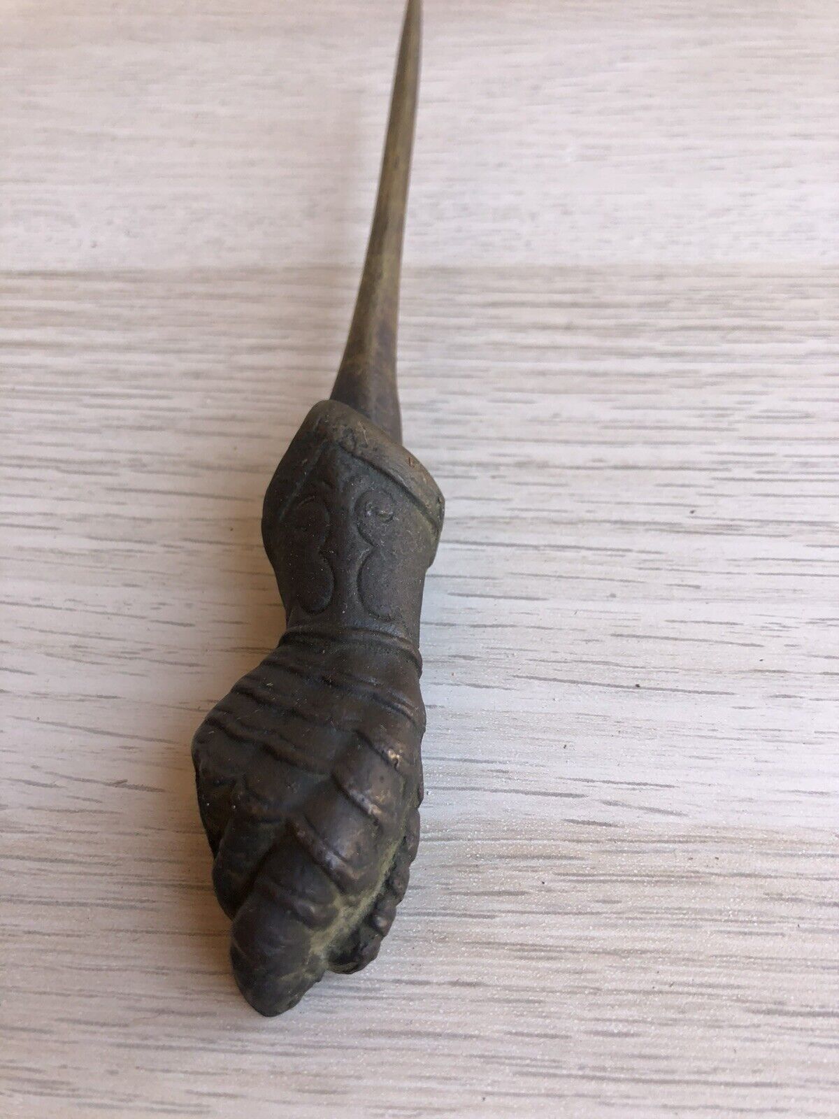 Tagliacarte Scultura Vintage In Bronzo