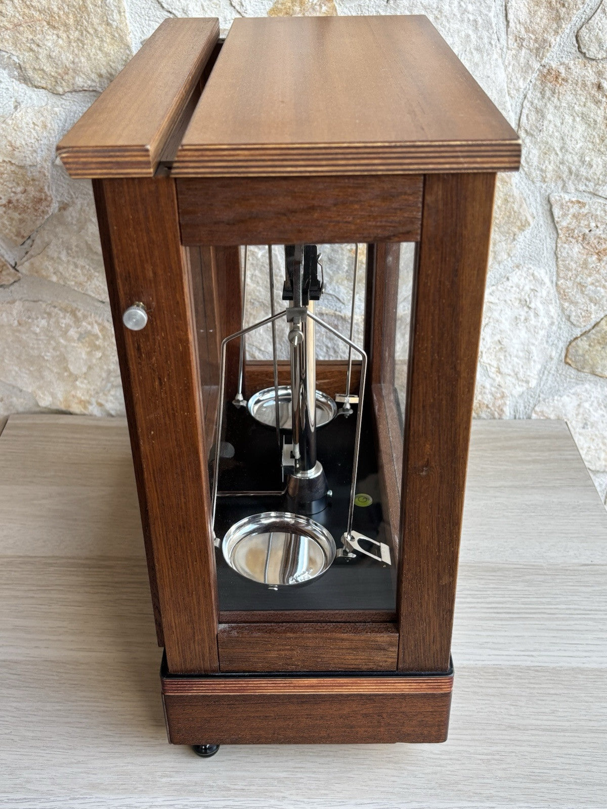 Bilancia Vintage In Teca Di Legno