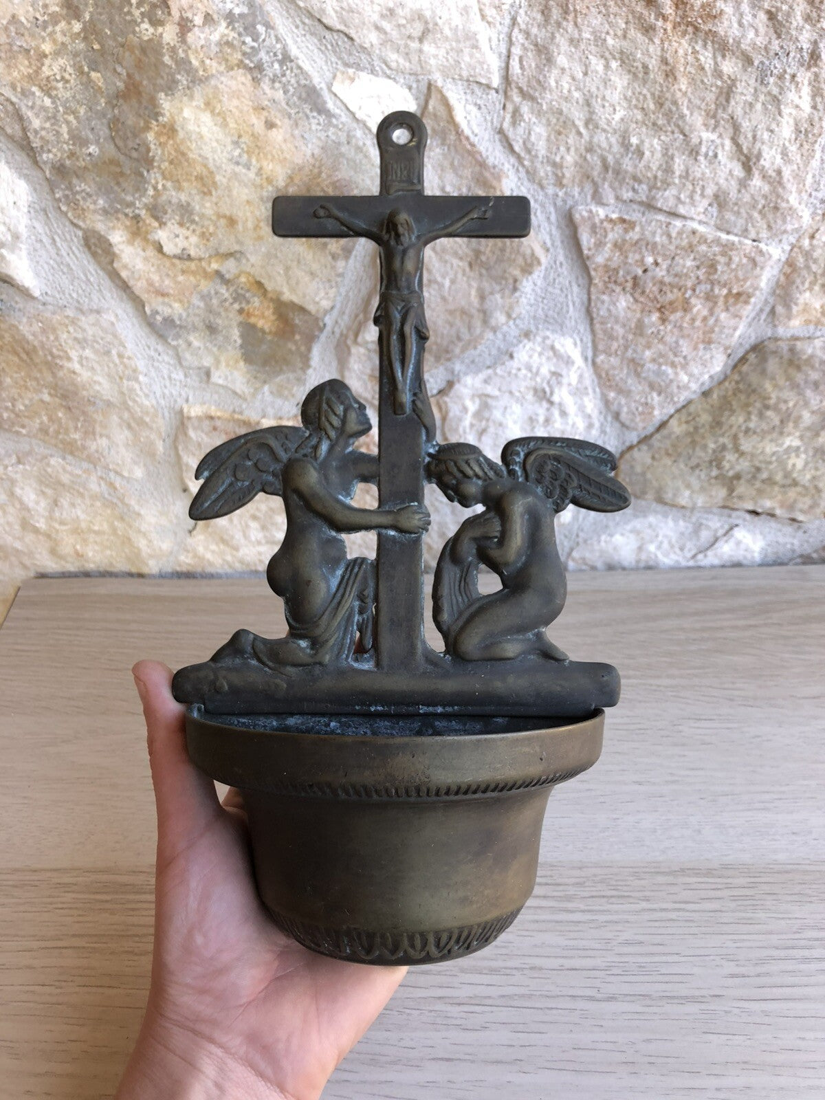 Acquasantiera vintage in ottone