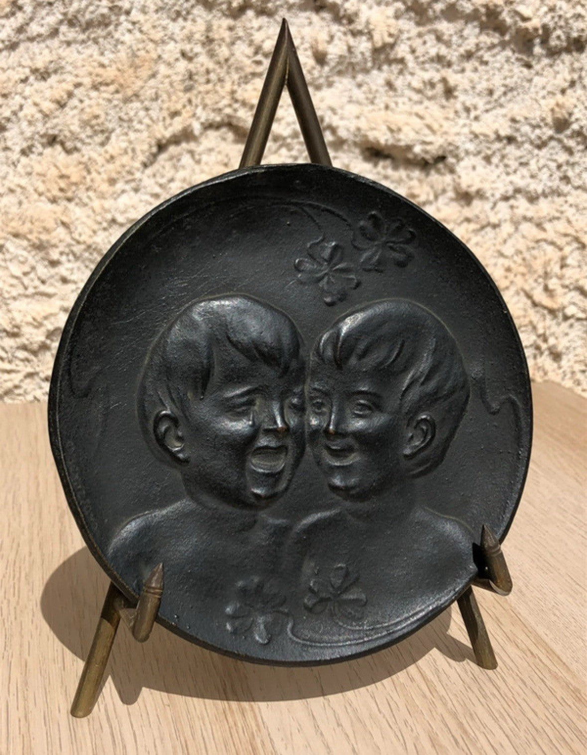 Piatto scultura vintage Bimbo Che Ride E Piange In Bronzo