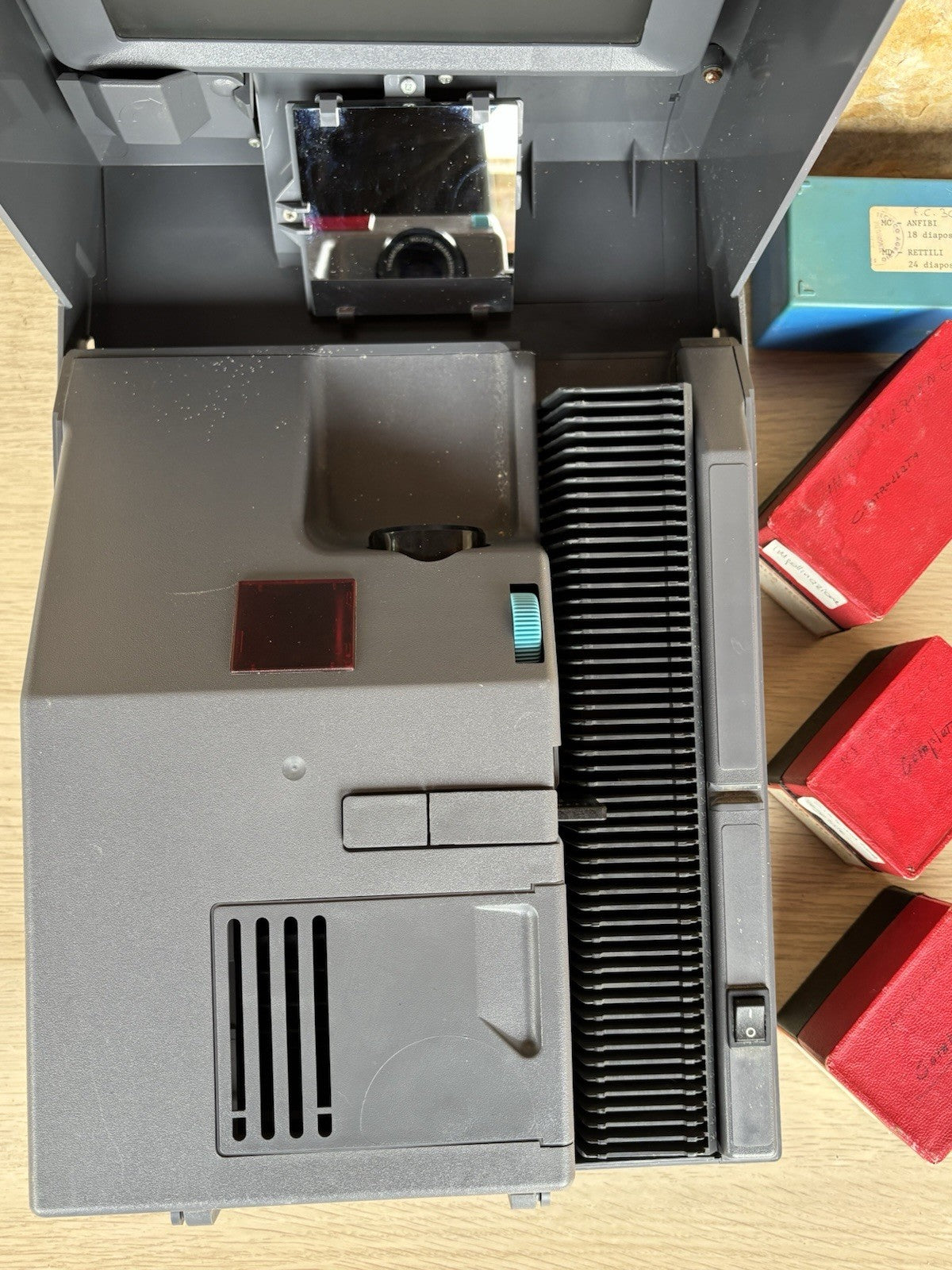 Proiettore Per Diapositive Vintage Made In Germany (con Diapositive Didattiche)