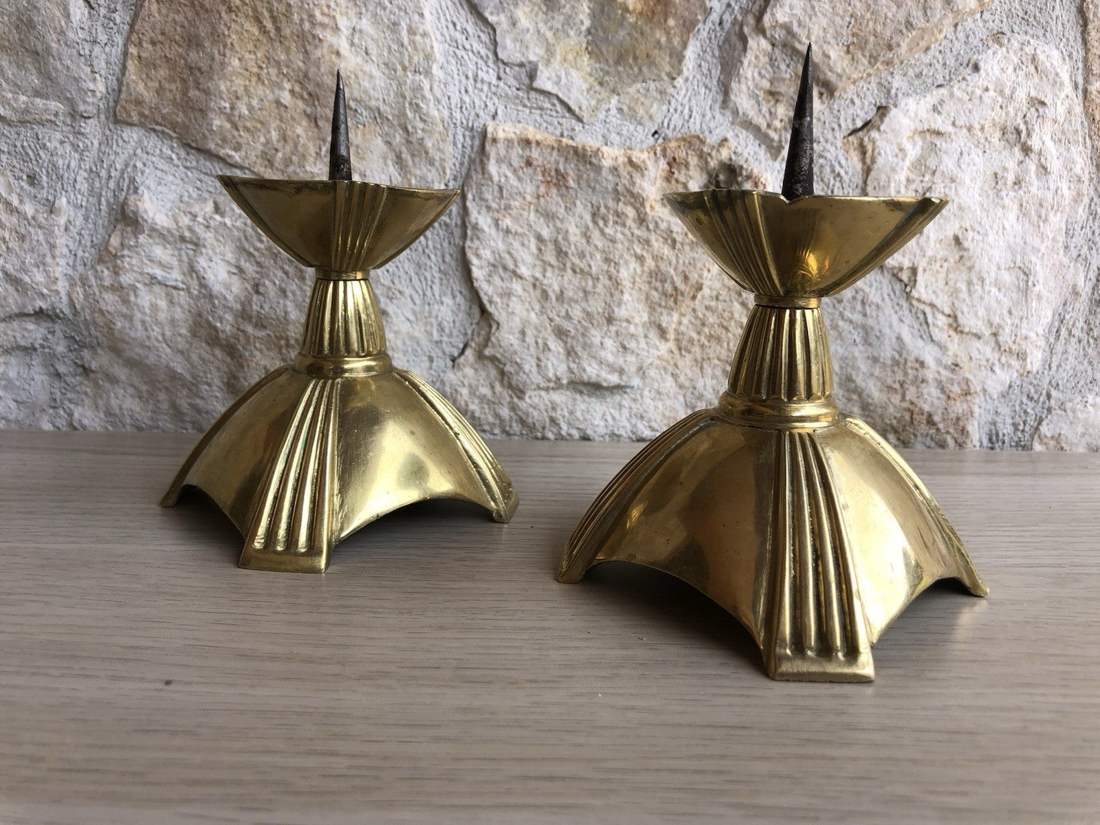 Coppia Di Candelabri Portacandele Vintage In Ottone
