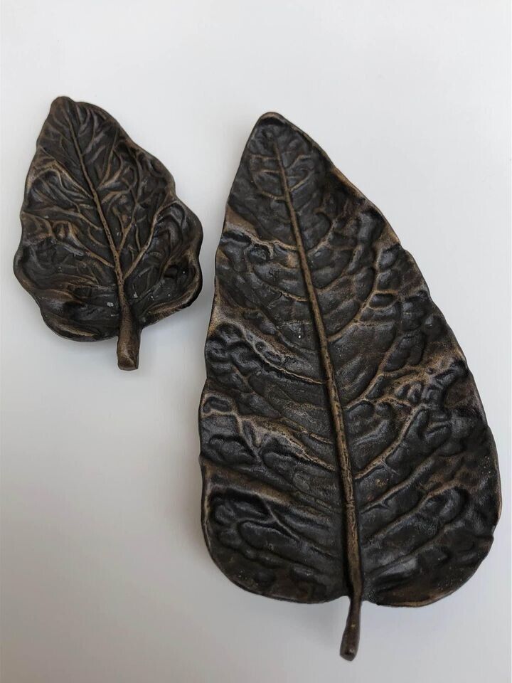 Coppia di fermacarte / svuota tasche vintage- foglia in bronzo