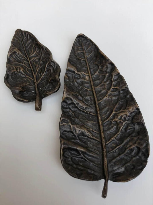 Coppia di fermacarte / svuota tasche vintage- foglia in bronzo