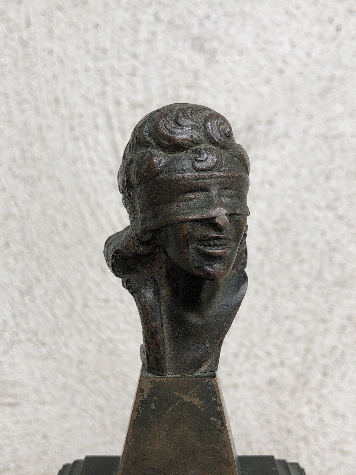 Scultura Vintage Dea Bendata In Bronzo
