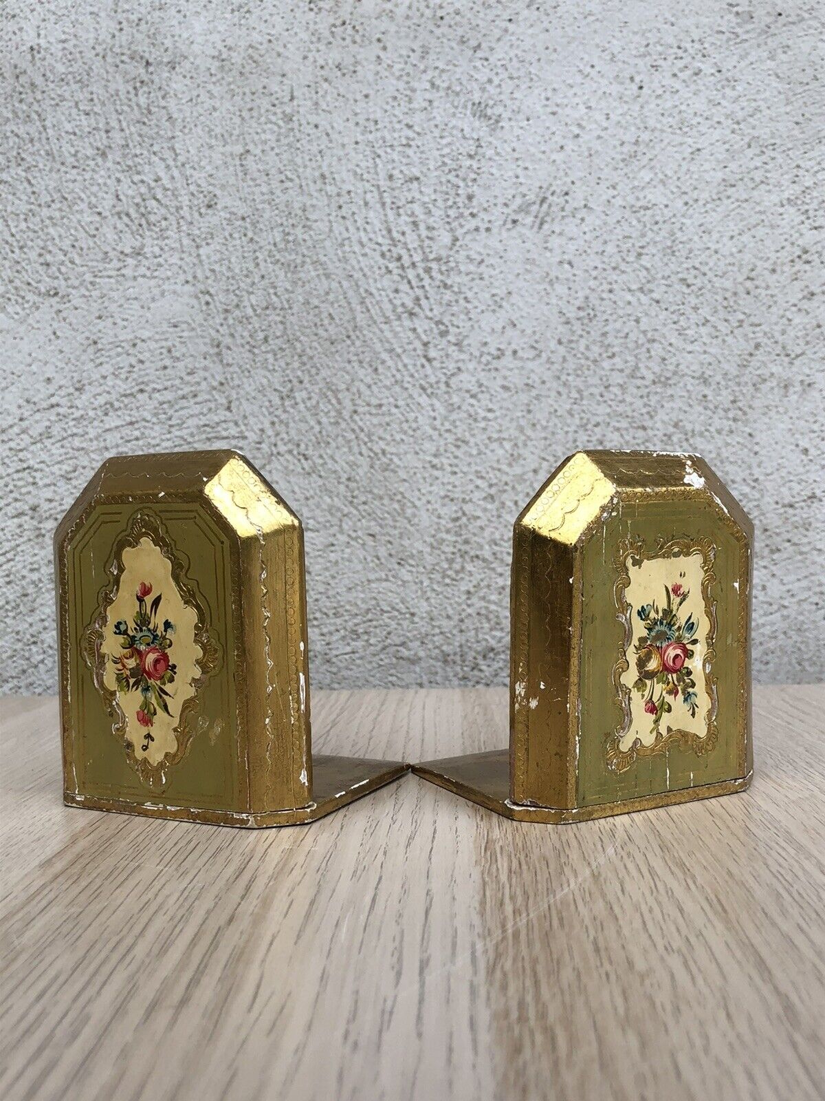 Coppia Di Fermalibri In Legno Stile Fiorentino